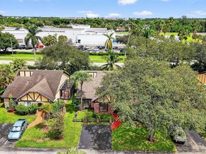 9261 NW 49th Pl, Sunrise FL 33351