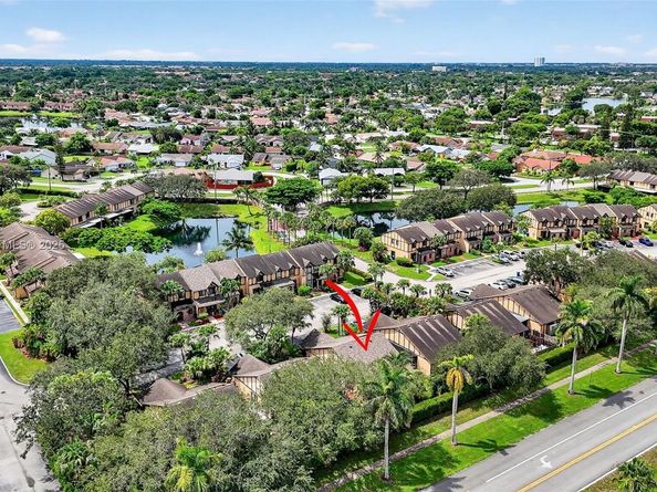 9261 NW 49th Pl, Sunrise FL 33351