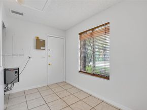 9261 NW 49th Pl, Sunrise FL 33351