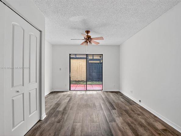 9261 NW 49th Pl, Sunrise FL 33351