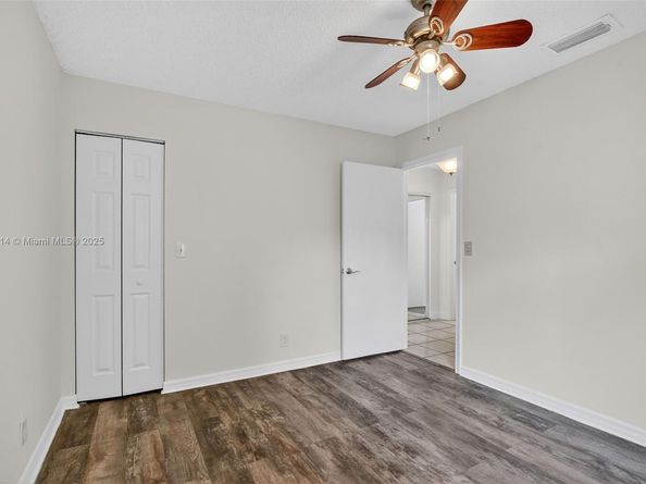 9261 NW 49th Pl, Sunrise FL 33351