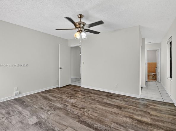 9261 NW 49th Pl, Sunrise FL 33351