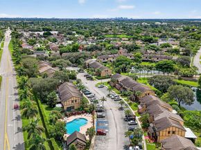 9261 NW 49th Pl, Sunrise FL 33351