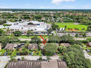 9261 NW 49th Pl, Sunrise FL 33351