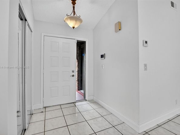 9261 NW 49th Pl, Sunrise FL 33351