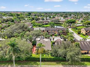9261 NW 49th Pl, Sunrise FL 33351