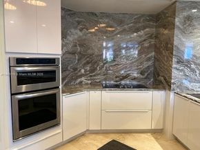 10 Edgewater Dr 4H, Coral Gables FL 33133