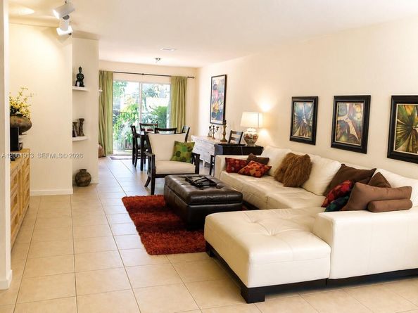 224 Sea View Dr 104, Key Biscayne FL 33149