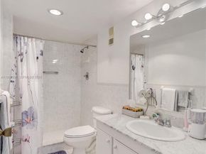 1300 NE Miami Gardens Dr 320E, Miami FL 33179