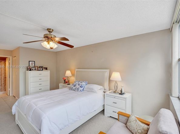 1300 NE Miami Gardens Dr 320E, Miami FL 33179