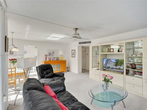 1300 NE Miami Gardens Dr 320E, Miami FL 33179