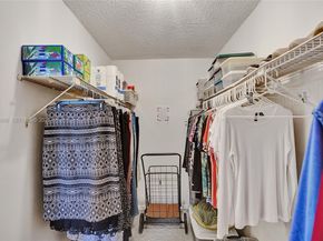 1300 NE Miami Gardens Dr 320E, Miami FL 33179