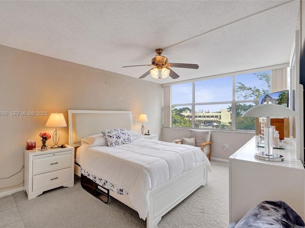 1300 NE Miami Gardens Dr 320E, Miami FL 33179