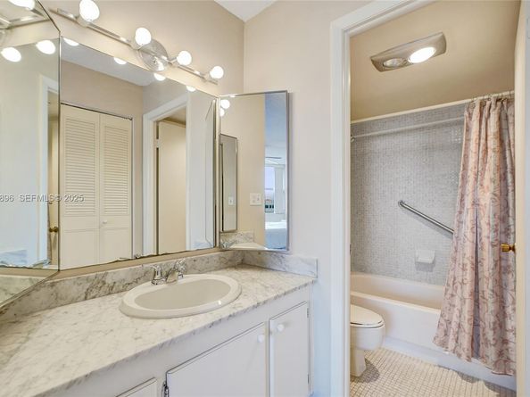 1300 NE Miami Gardens Dr 320E, Miami FL 33179