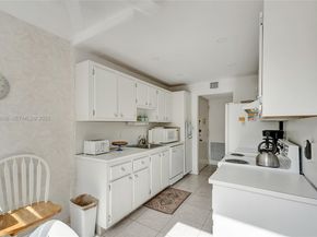 1300 NE Miami Gardens Dr 320E, Miami FL 33179