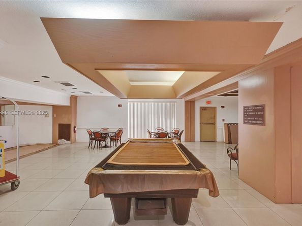 1300 NE Miami Gardens Dr 320E, Miami FL 33179