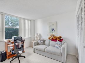 1300 NE Miami Gardens Dr 320E, Miami FL 33179