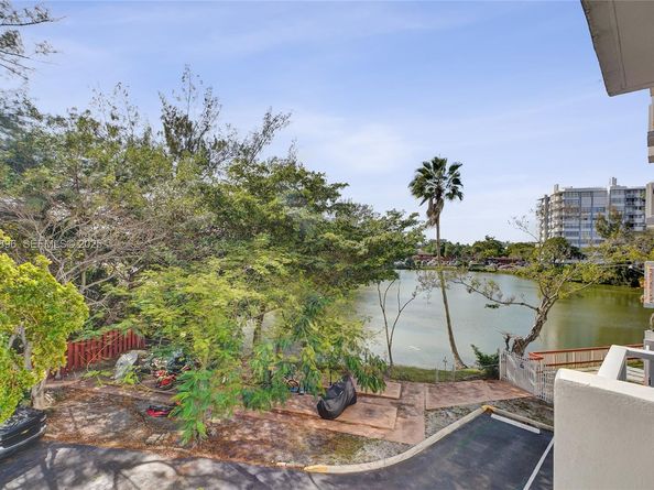 1300 NE Miami Gardens Dr 320E, Miami FL 33179