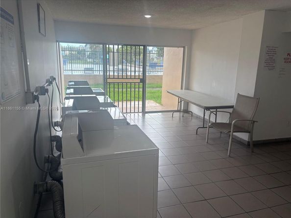 8889 Fontainebleau Blvd 204, Miami FL 33172