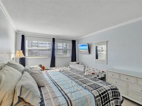 2600 Diana Dr 104, Hallandale Beach FL 33009