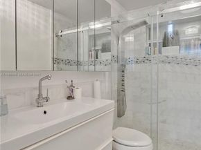 2600 Diana Dr 104, Hallandale Beach FL 33009