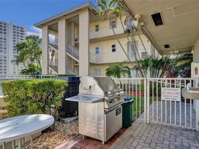 2600 Diana Dr 104, Hallandale Beach FL 33009