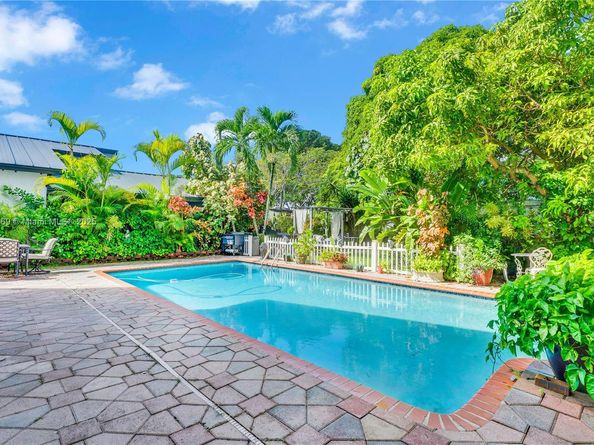 11126 SW 148th Pl, Miami FL 33196