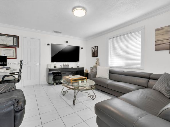 11126 SW 148th Pl, Miami FL 33196