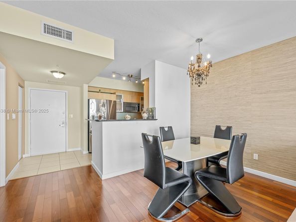 325 S Biscayne Blvd 1918, Miami FL 33131