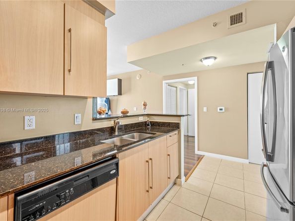 325 S Biscayne Blvd 1918, Miami FL 33131