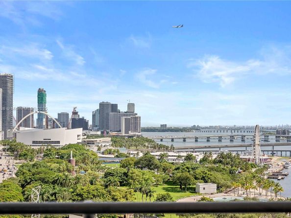 325 S Biscayne Blvd 1918, Miami FL 33131