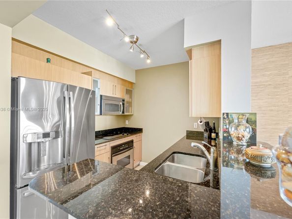325 S Biscayne Blvd 1918, Miami FL 33131