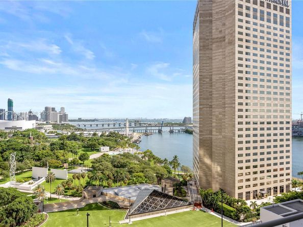 325 S Biscayne Blvd 1918, Miami FL 33131