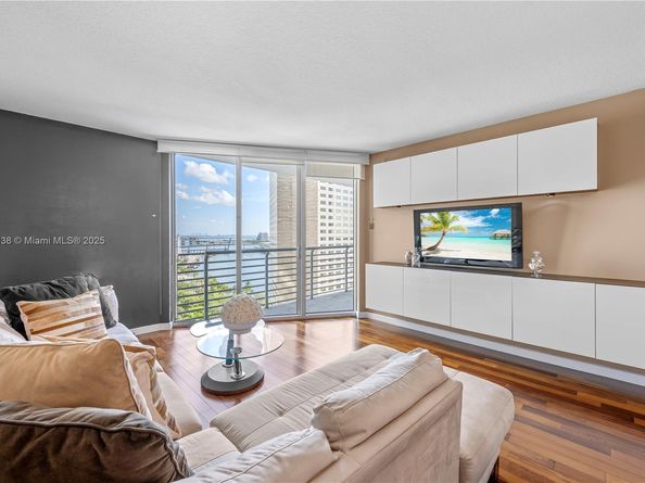 325 S Biscayne Blvd 1918, Miami FL 33131