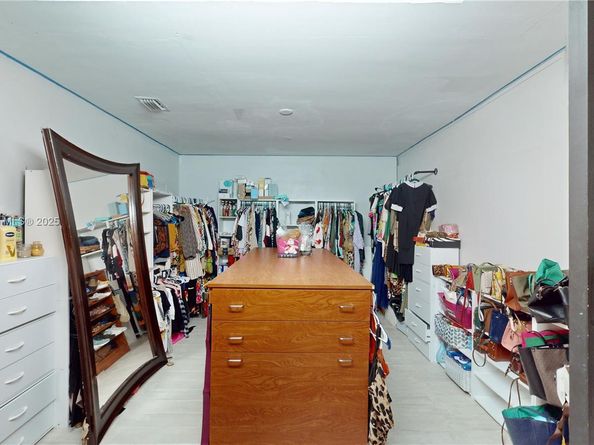 3920 NW 36th Ave, Lauderdale Lakes FL 33309