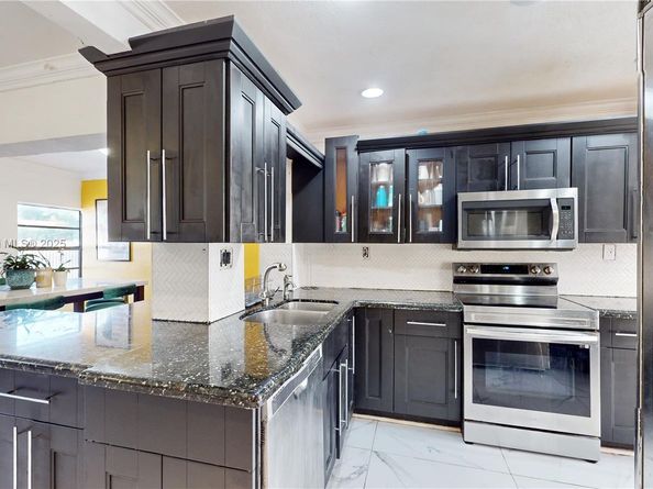 3920 NW 36th Ave, Lauderdale Lakes FL 33309