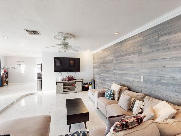 3920 NW 36th Ave, Lauderdale Lakes FL 33309