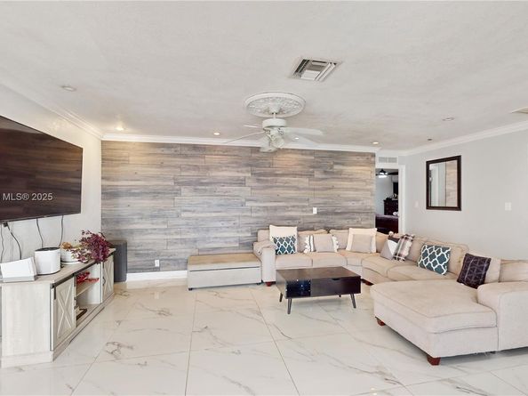 3920 NW 36th Ave, Lauderdale Lakes FL 33309