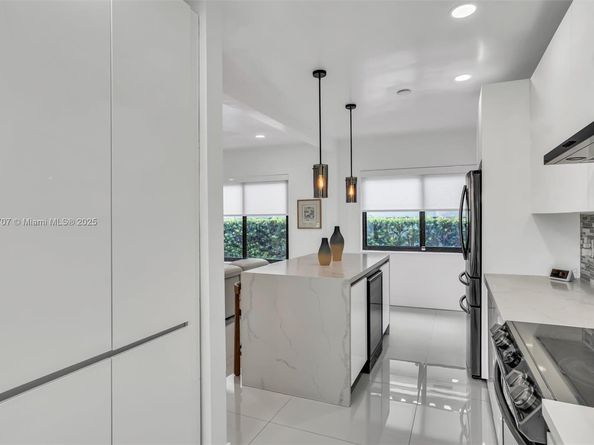 2484 SW 25 St, Miami FL 33133