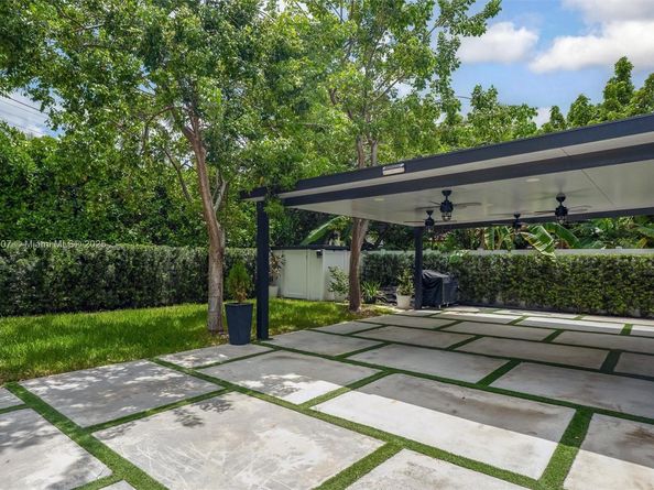 2484 SW 25 St, Miami FL 33133