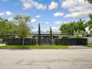 2484 SW 25 St