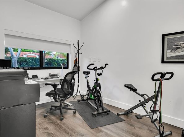 2484 SW 25 St, Miami FL 33133