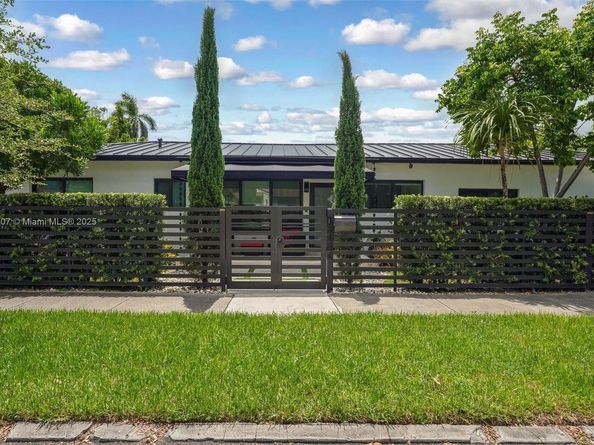 2484 SW 25 St, Miami FL 33133