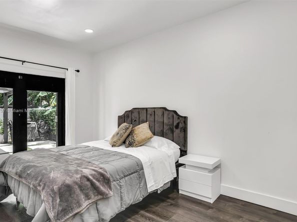 2484 SW 25 St, Miami FL 33133