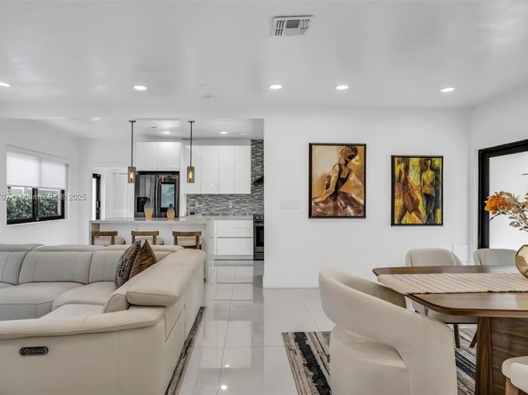 2484 SW 25 St, Miami FL 33133
