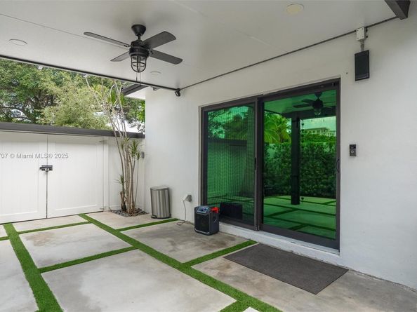 2484 SW 25 St, Miami FL 33133