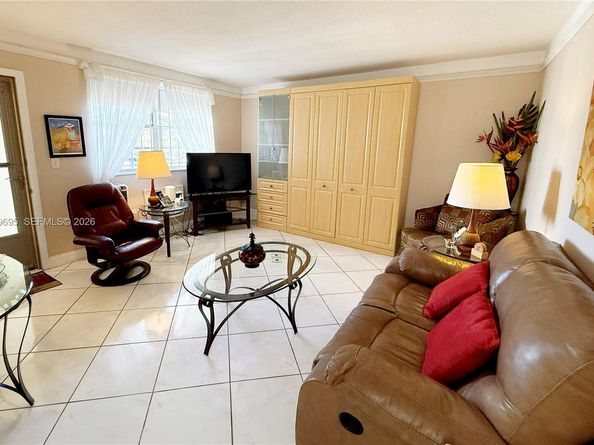 16790 NE 14th Ave 207, Miami FL 33162