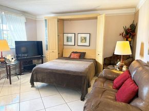 16790 NE 14th Ave 207, Miami FL 33162