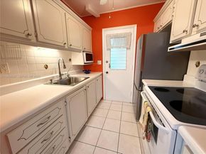 16790 NE 14th Ave 207, Miami FL 33162