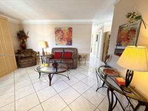 16790 NE 14th Ave 207, Miami FL 33162